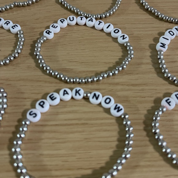 Taylor Swift Friendship Bracelet Pack - Picture 5 of 8